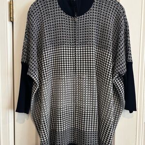 St John Women’s Wool Blend Knit Herringbone Poncho Zip Cardigan Blue/White